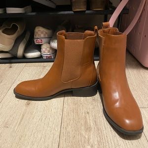 Women’s boutique bootie.